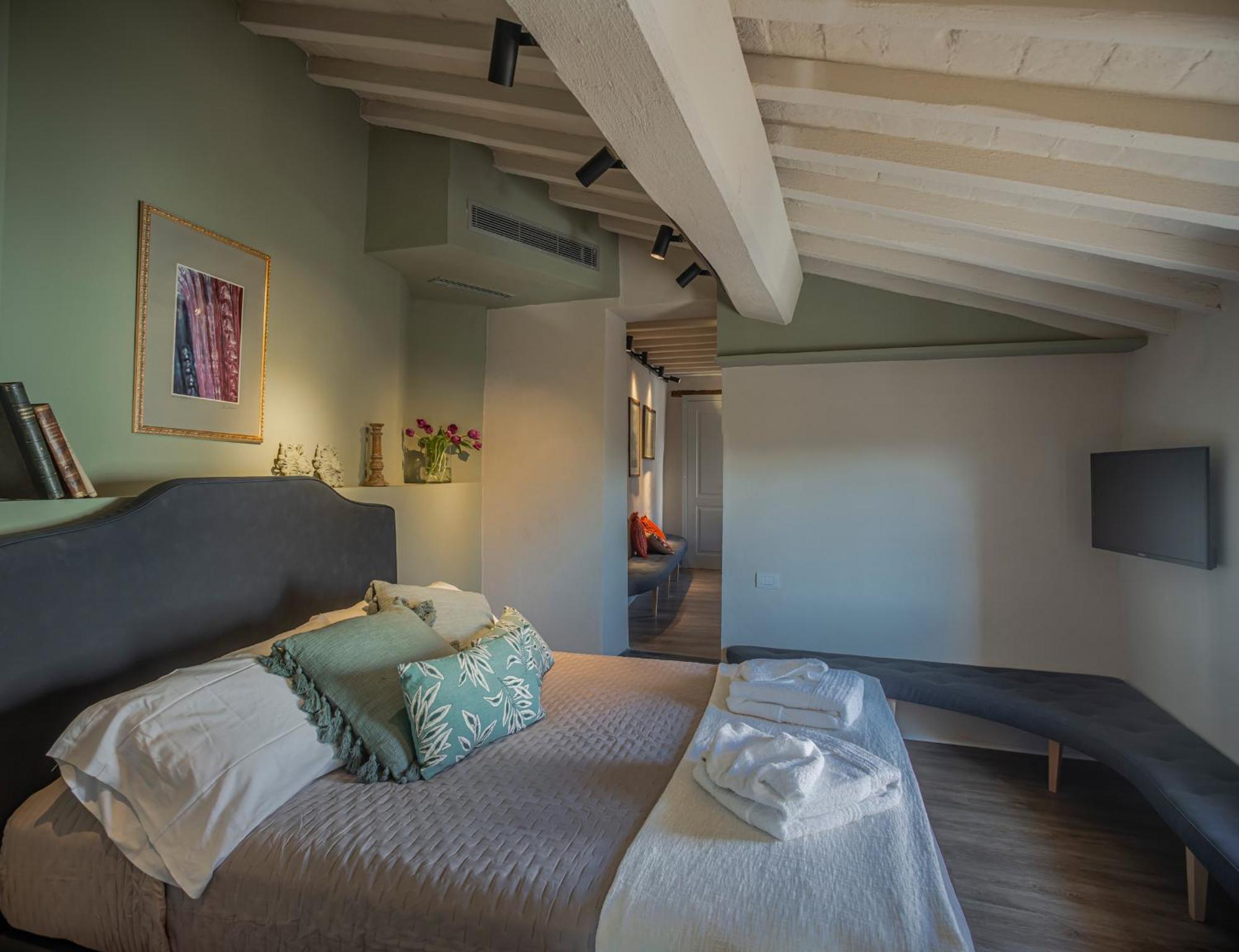 チェルタルド Relais Borgo Elissa Bed & Breakfast エクステリア 写真