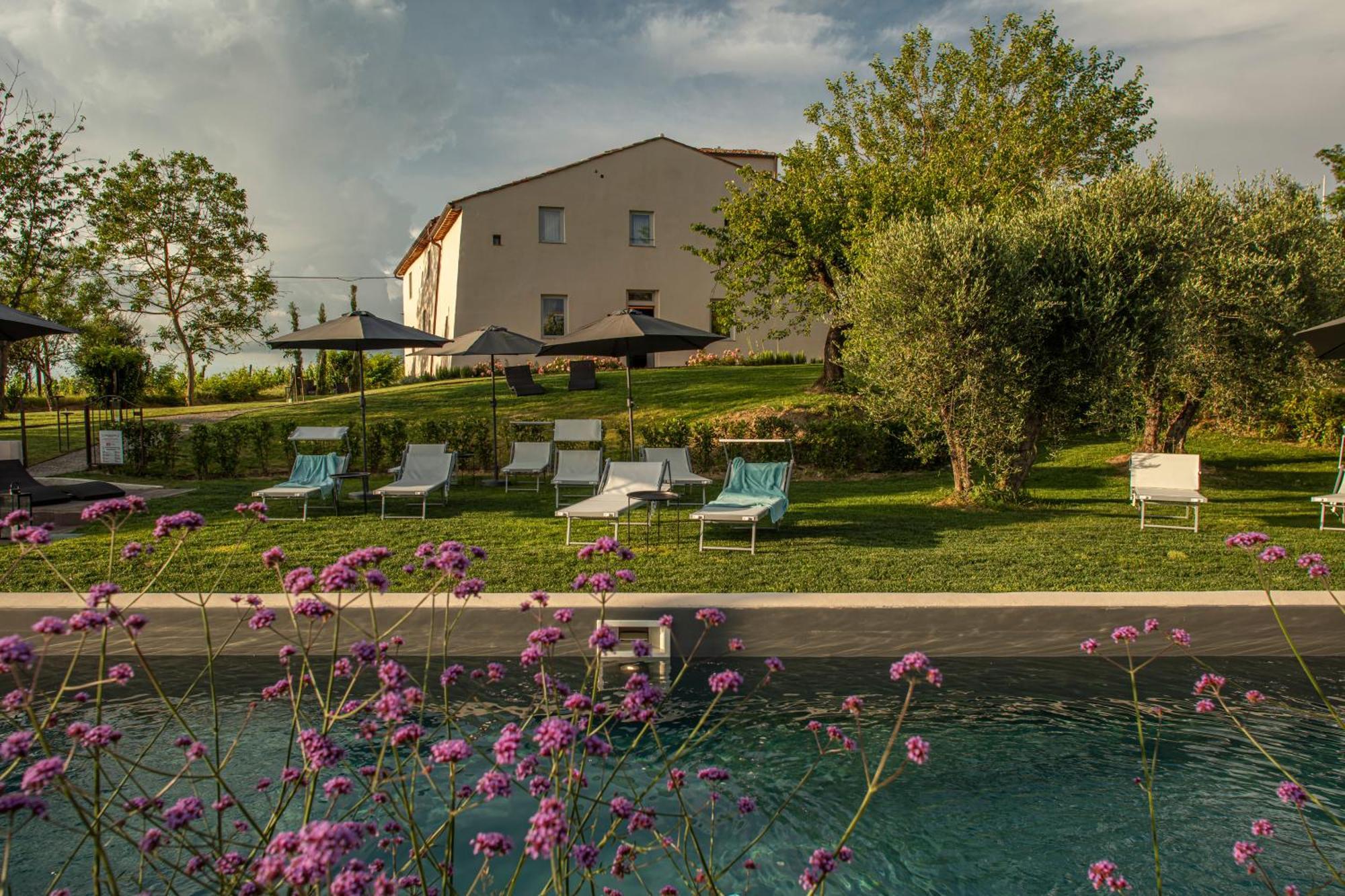チェルタルド Relais Borgo Elissa Bed & Breakfast エクステリア 写真