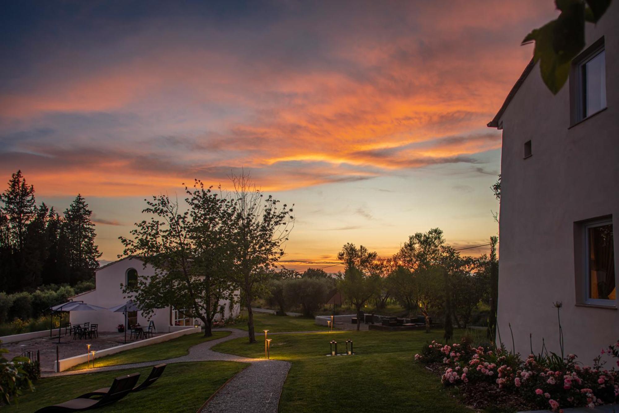 チェルタルド Relais Borgo Elissa Bed & Breakfast エクステリア 写真